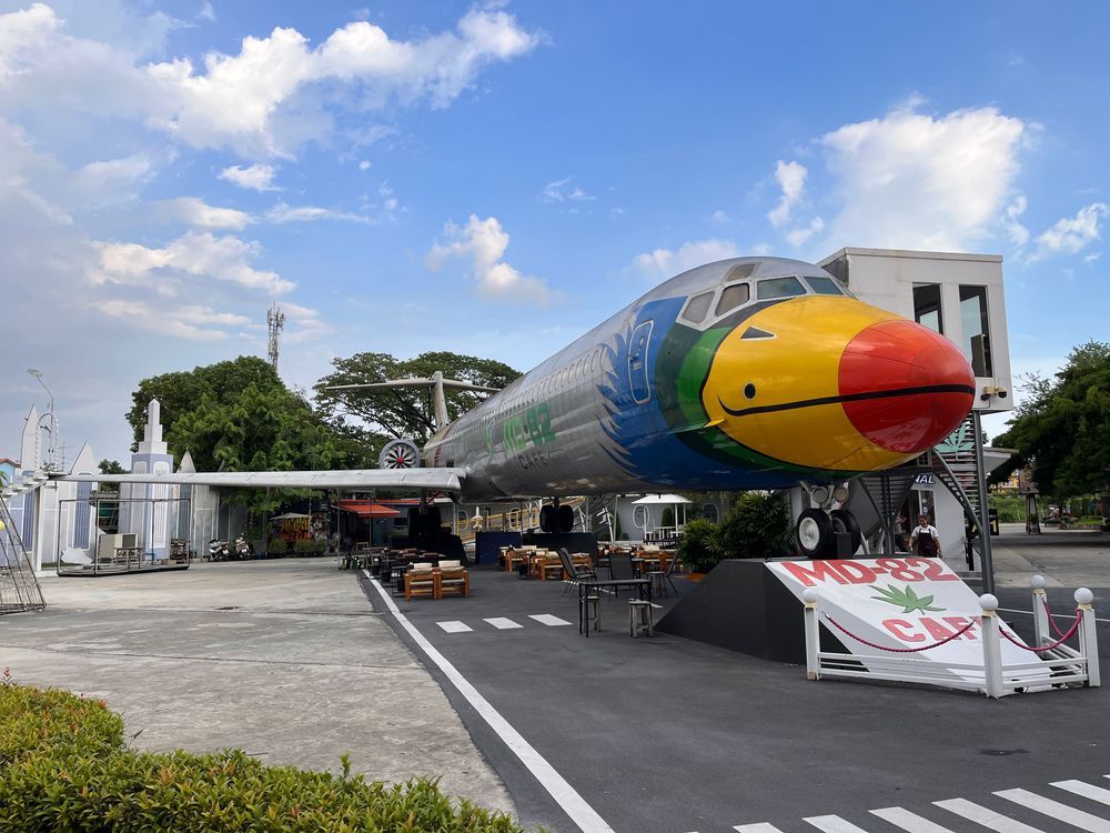 曼谷兩大飛機改裝Cafe大比拼 波音747玩粗獷 MD82走豪華