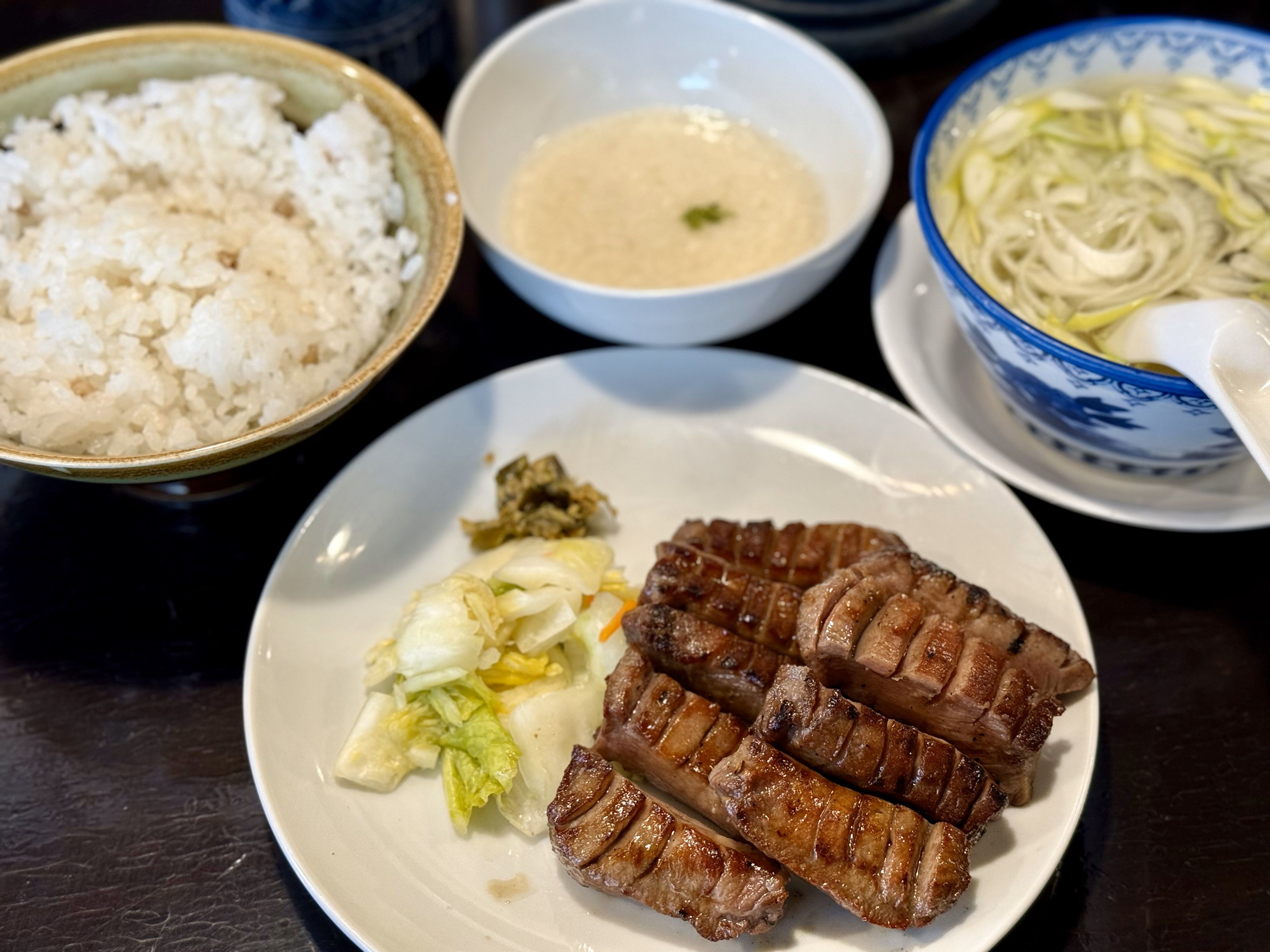 02「善治郎」的「上撰極厚 真中たん定食」——牛舌芯套餐.jpg