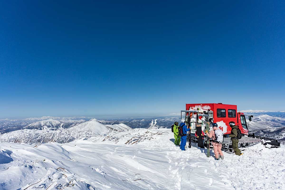 05 撘雪貓車到西森區野滑,車程約20分鐘(安心人心官網).jpg