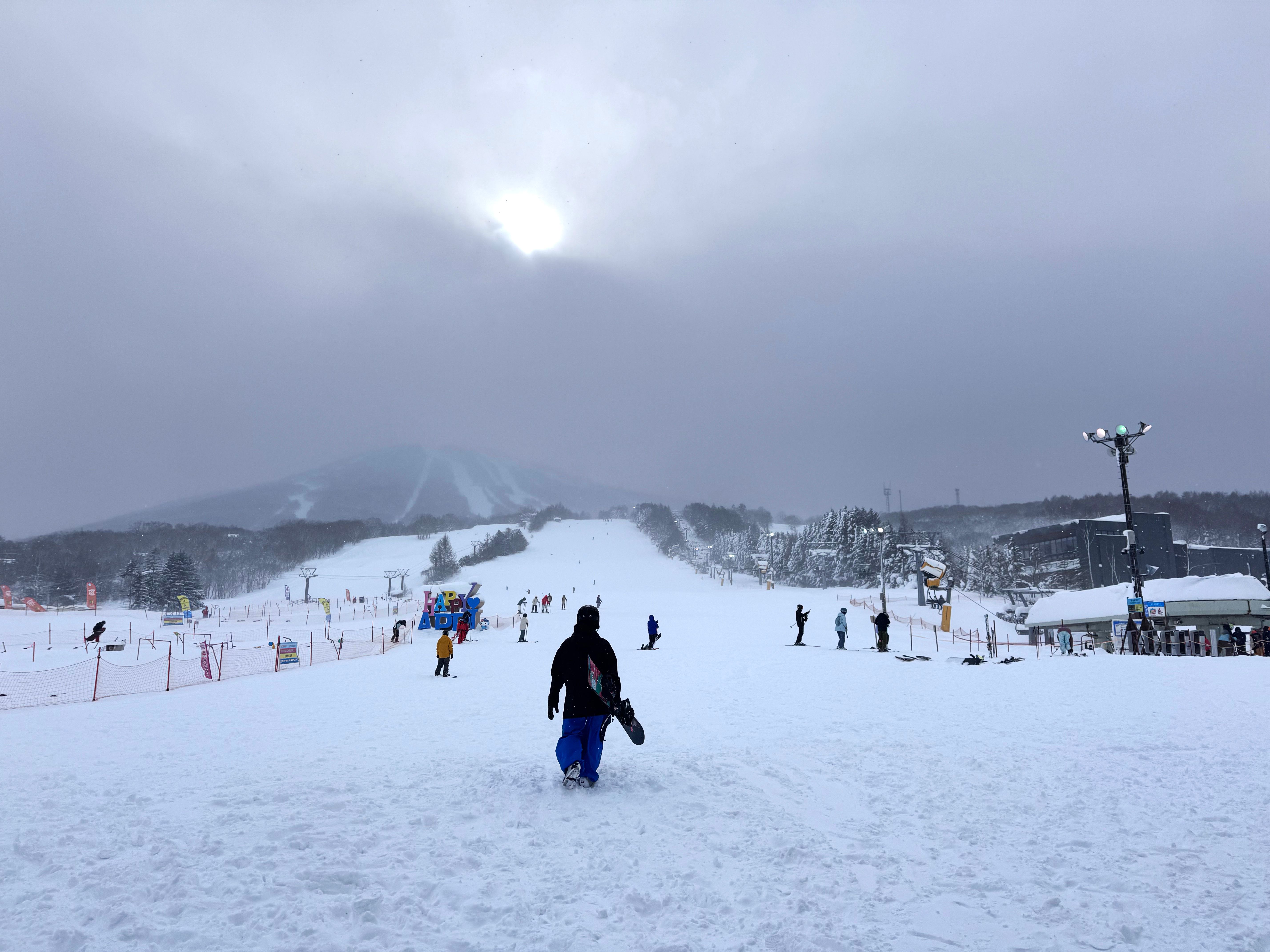 07 近雪場入口,有一大片廣濶微斜平路,十分適合初學者練功.jpeg