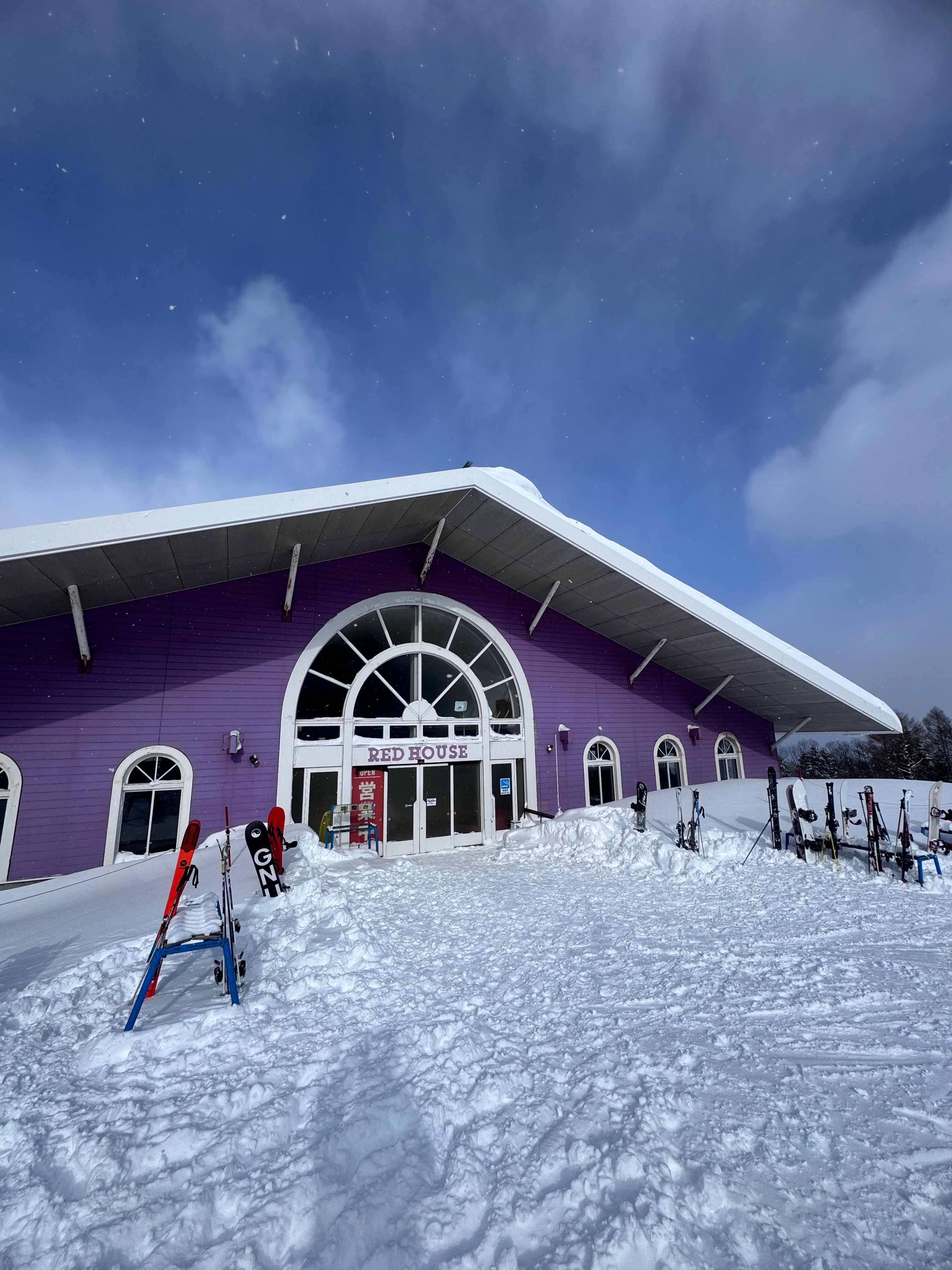 08 山中間都有food court,滑到攰攰地中途都有地方醫肚.jpeg