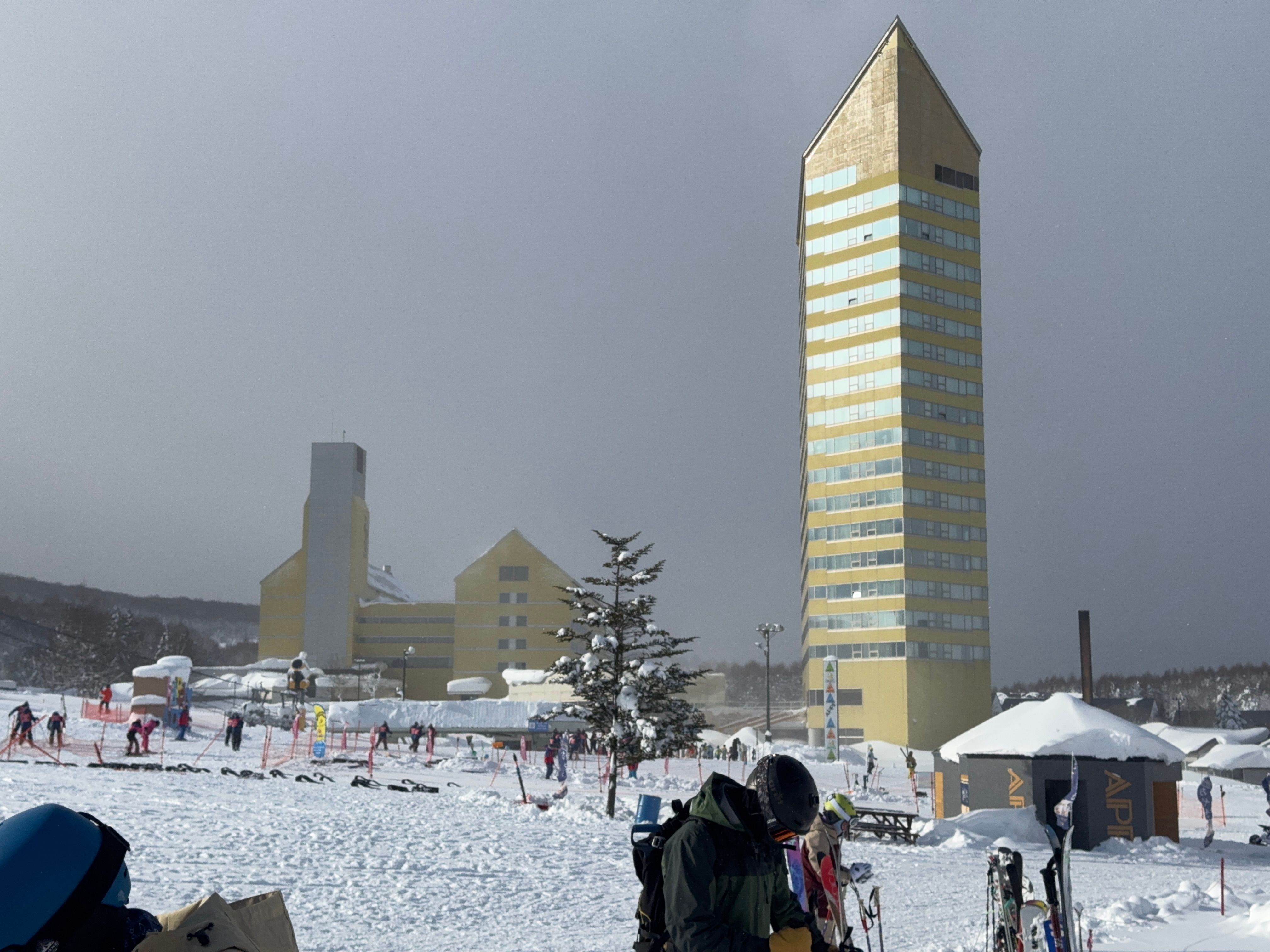 11 酒店附近設有兒童滑雪區.JPG