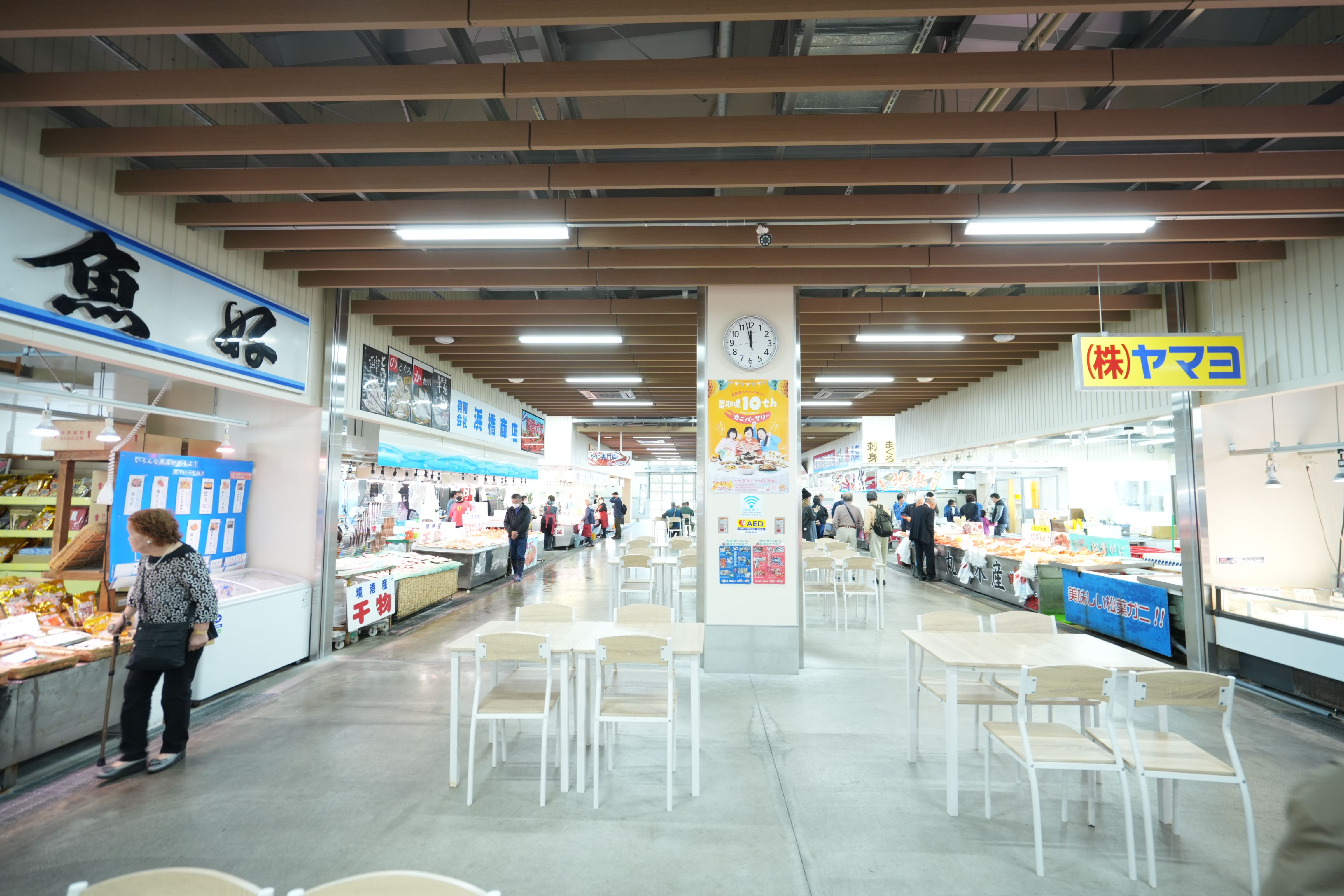 翻新過的境港水產直賣中心，內有15間水產乾濕貨商店。.JPG