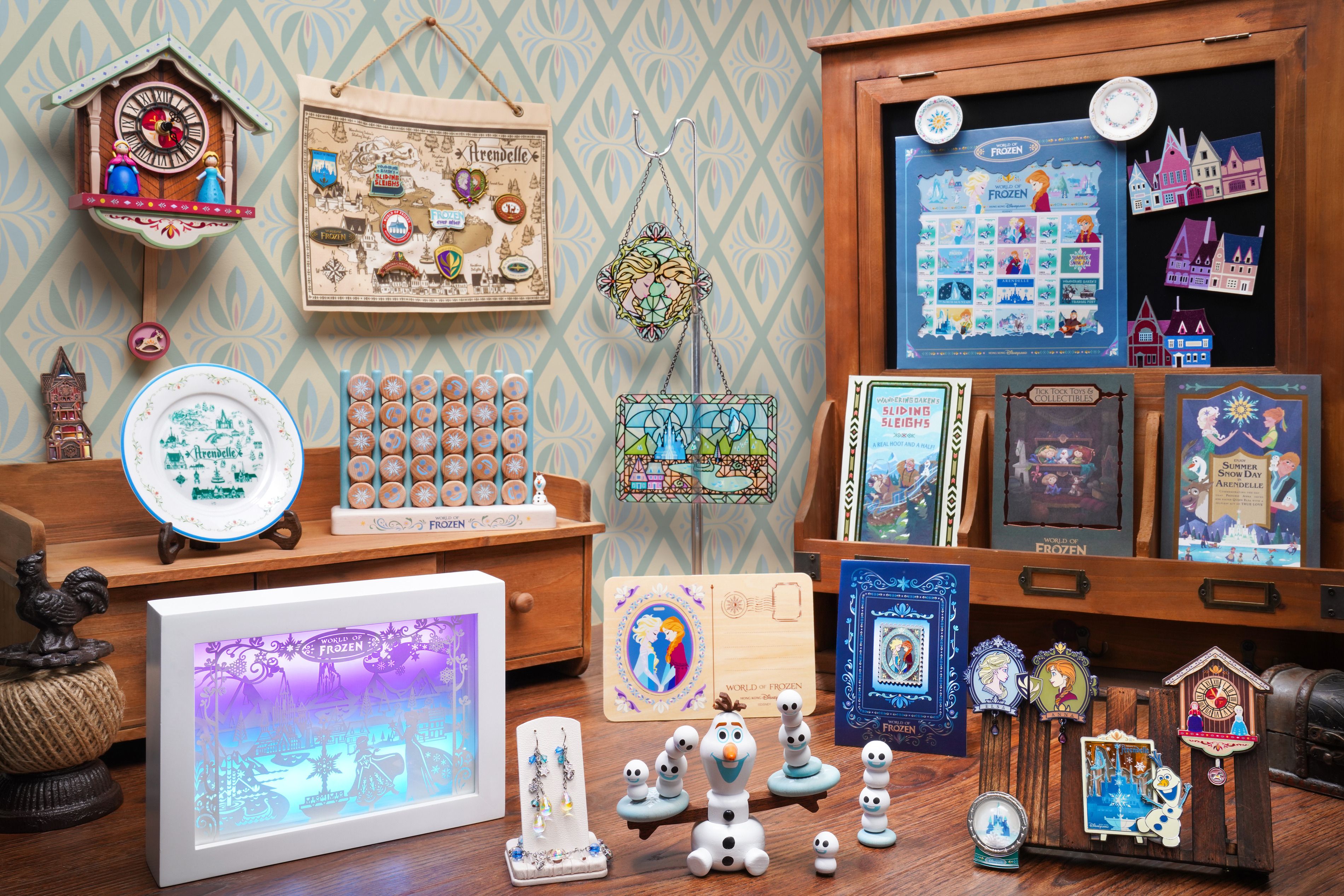 16_HKDL_World of Frozen_Merch_Summer Snow Day Celebration.jpg