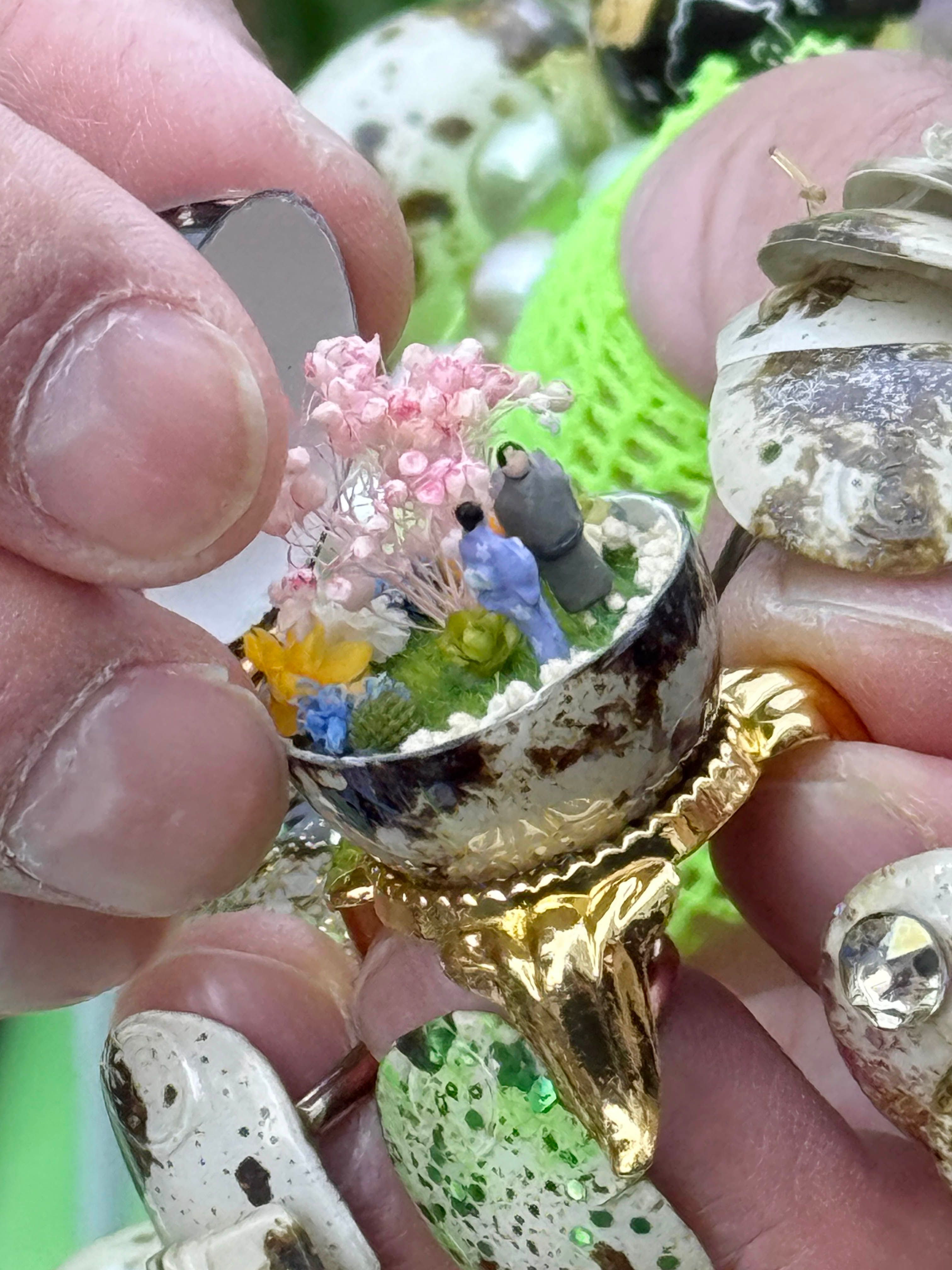 能打開的鵪鶉蛋飾物售3500円.JPG