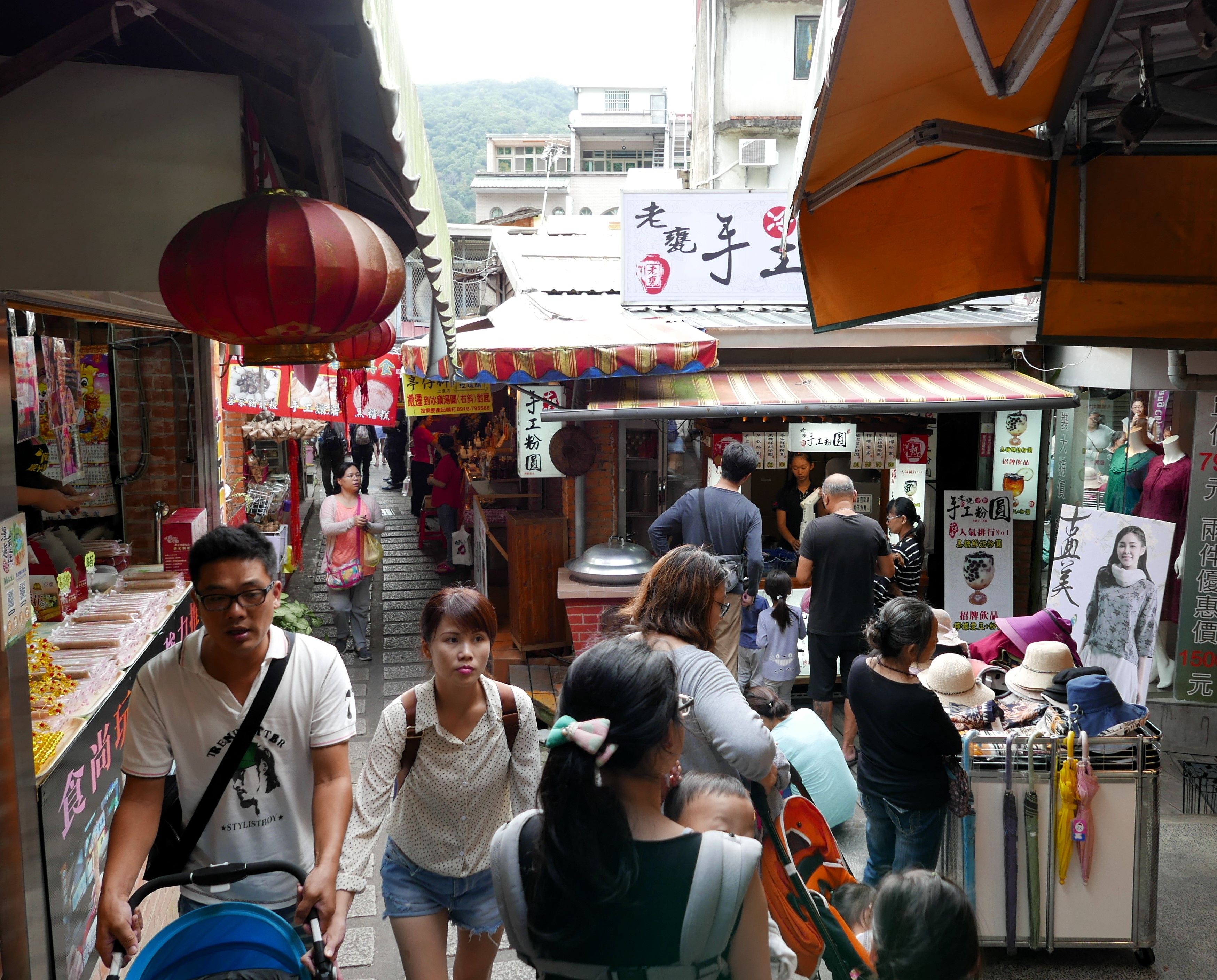 3B來到南庄，一定要漫遊南庄最熱鬧老街桂花巷，感受鄉土民情。.JPG