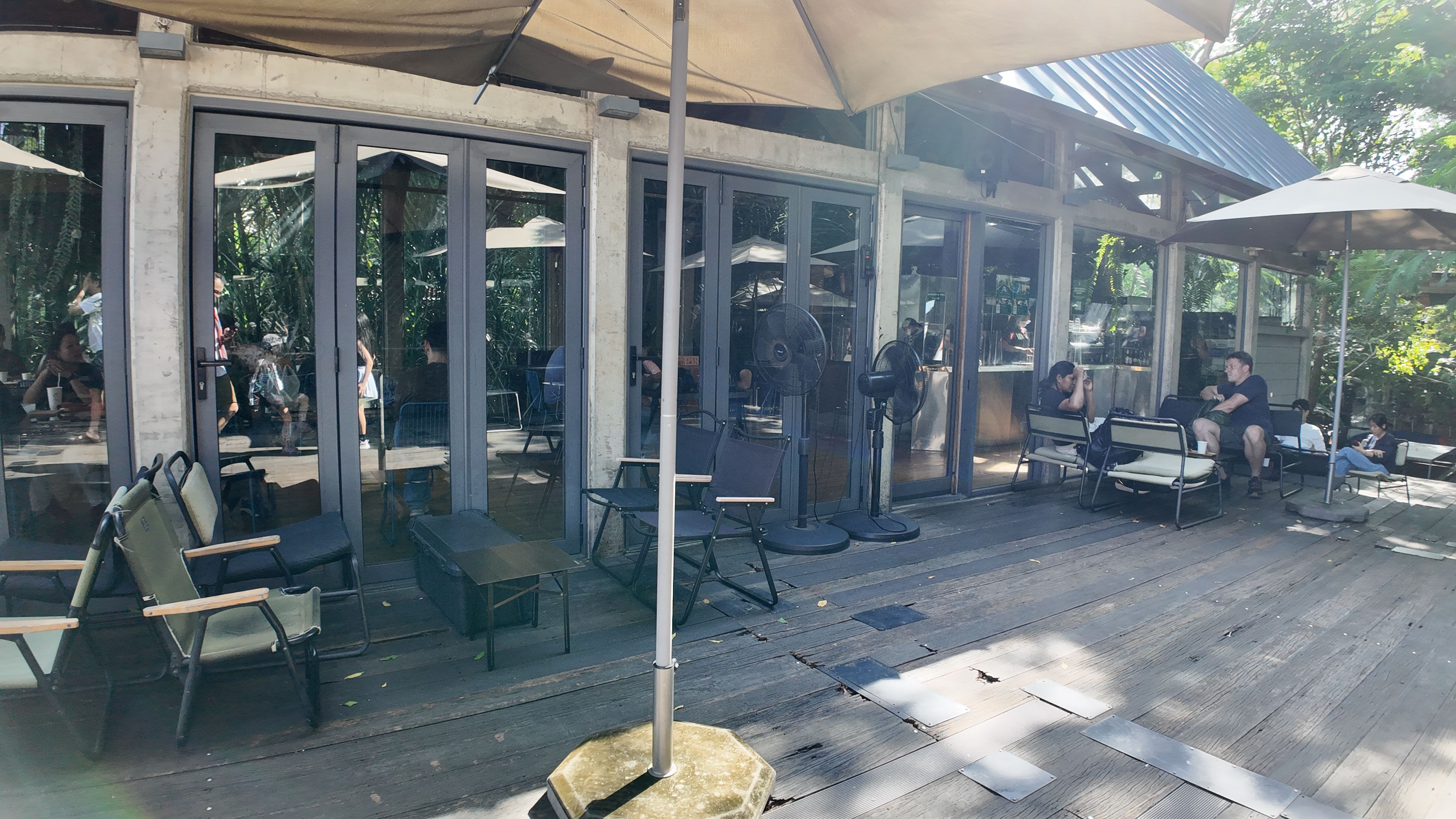 CAFE 005.JPG