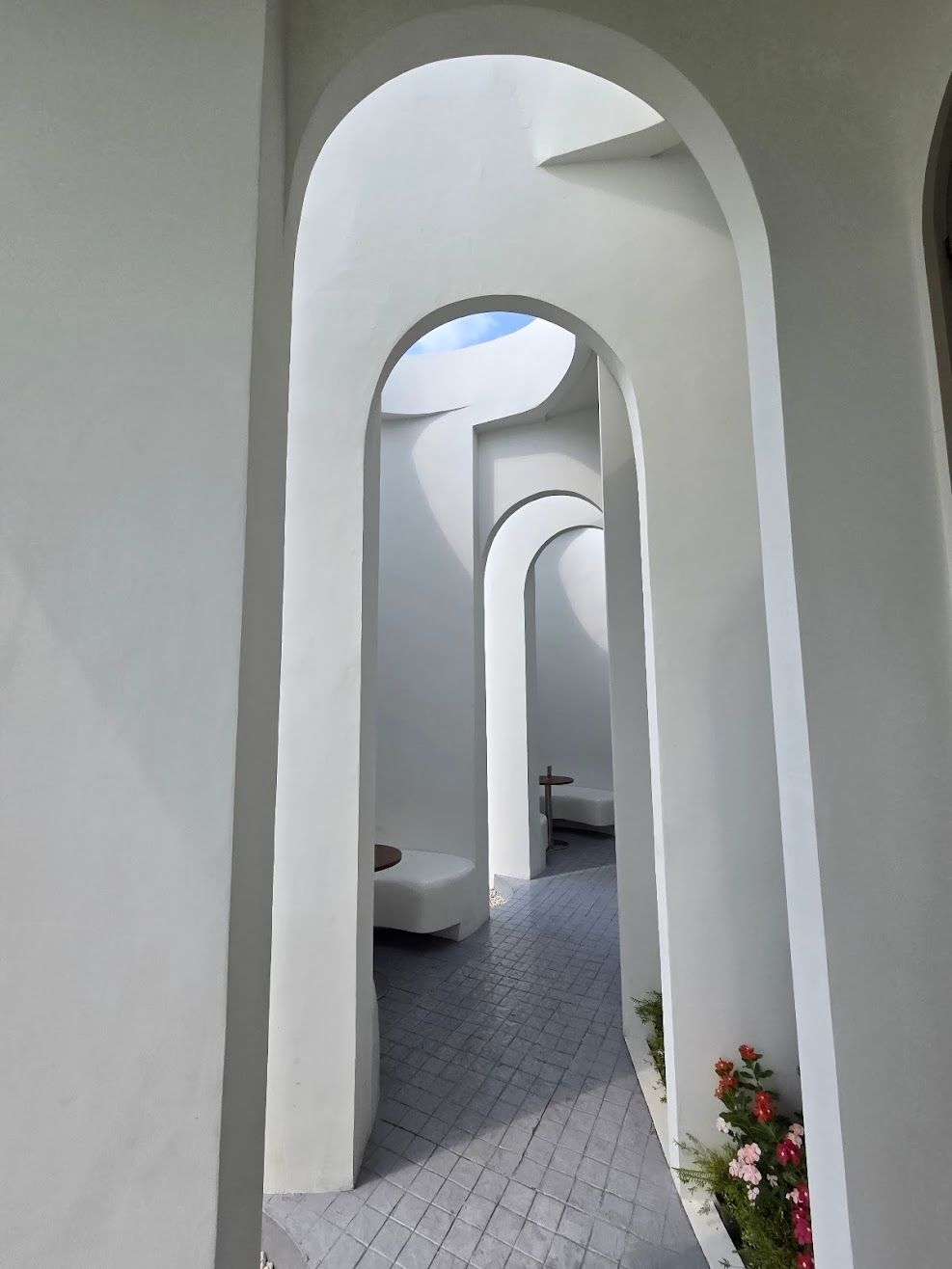 Curvy 007.jpg