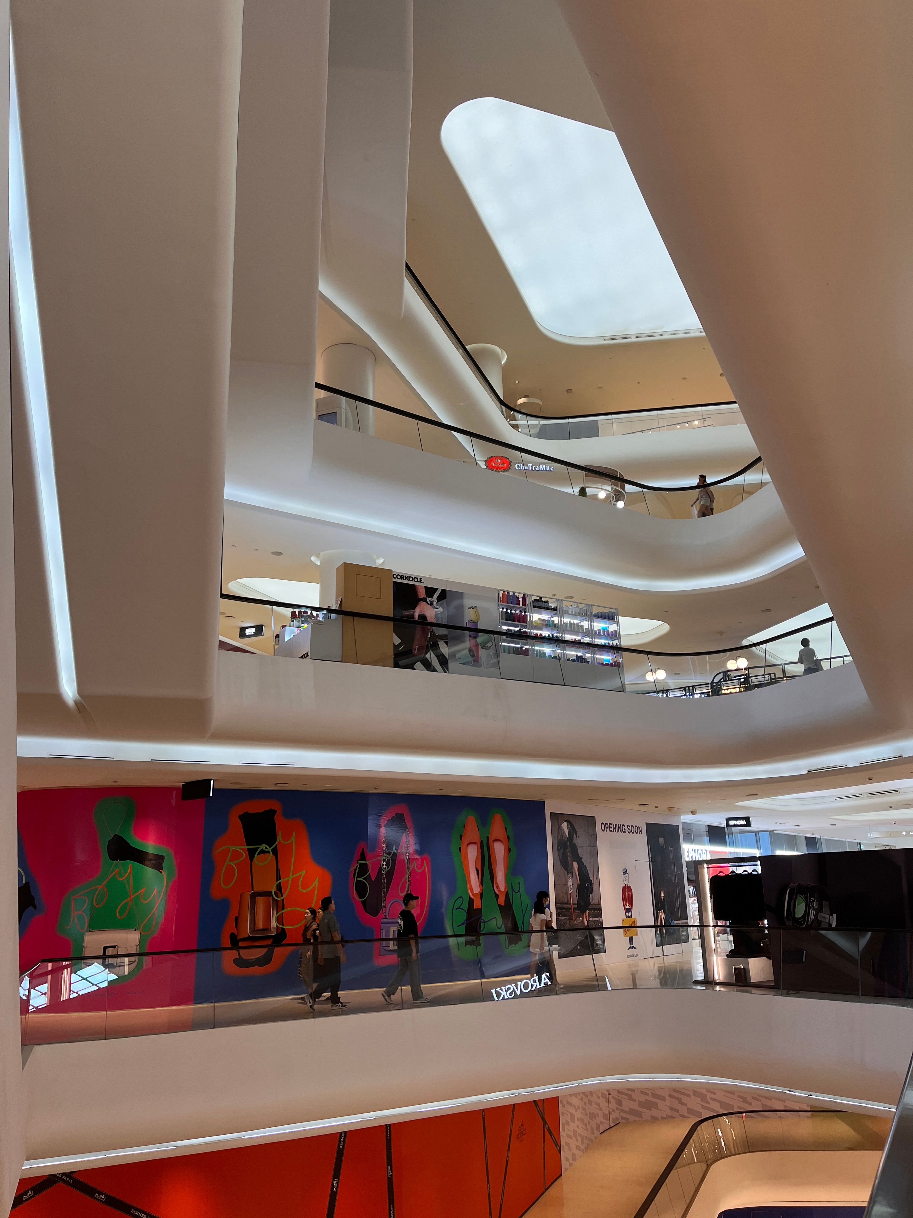 MALL 001.JPG