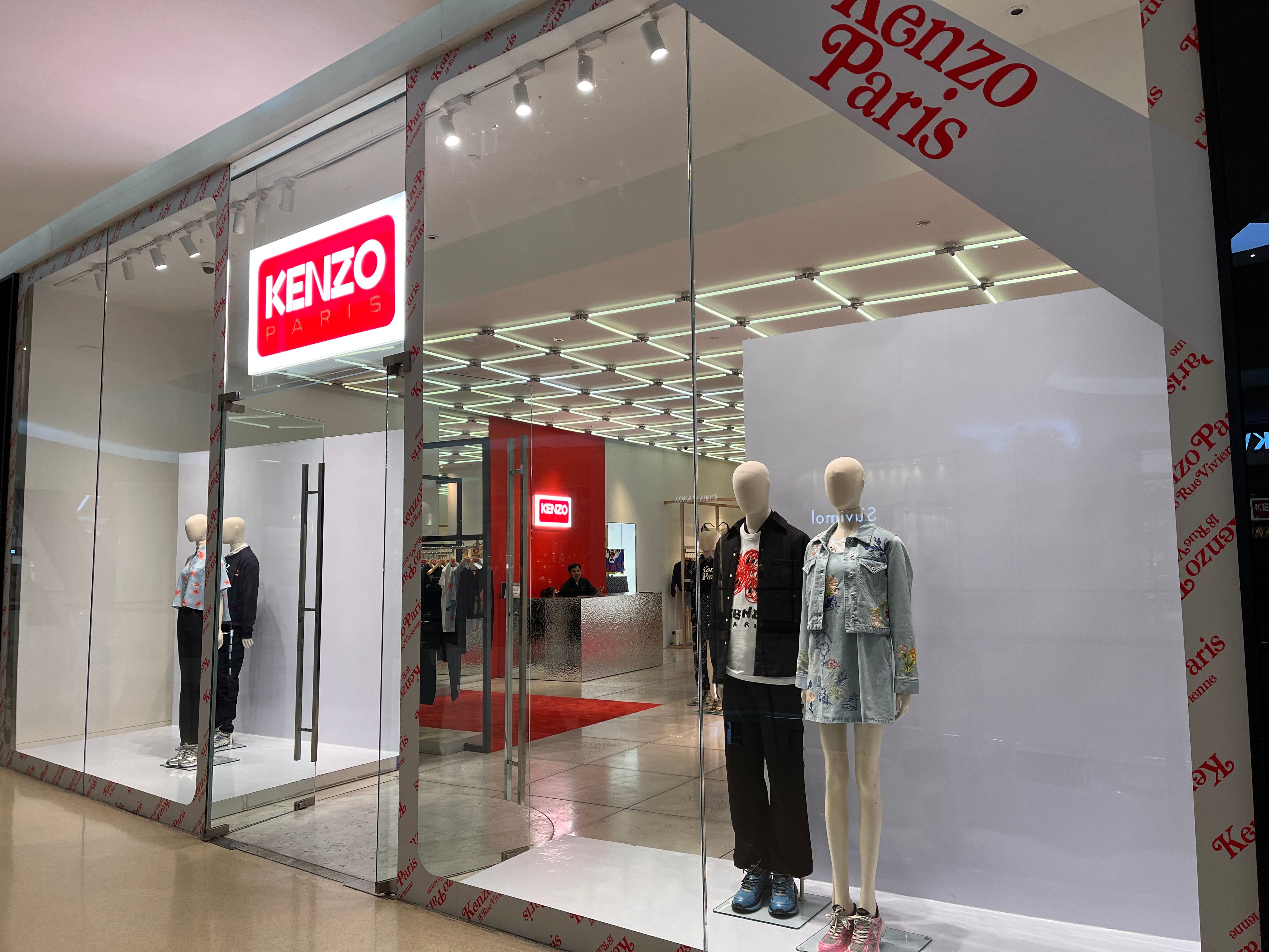 MALL 005.JPG