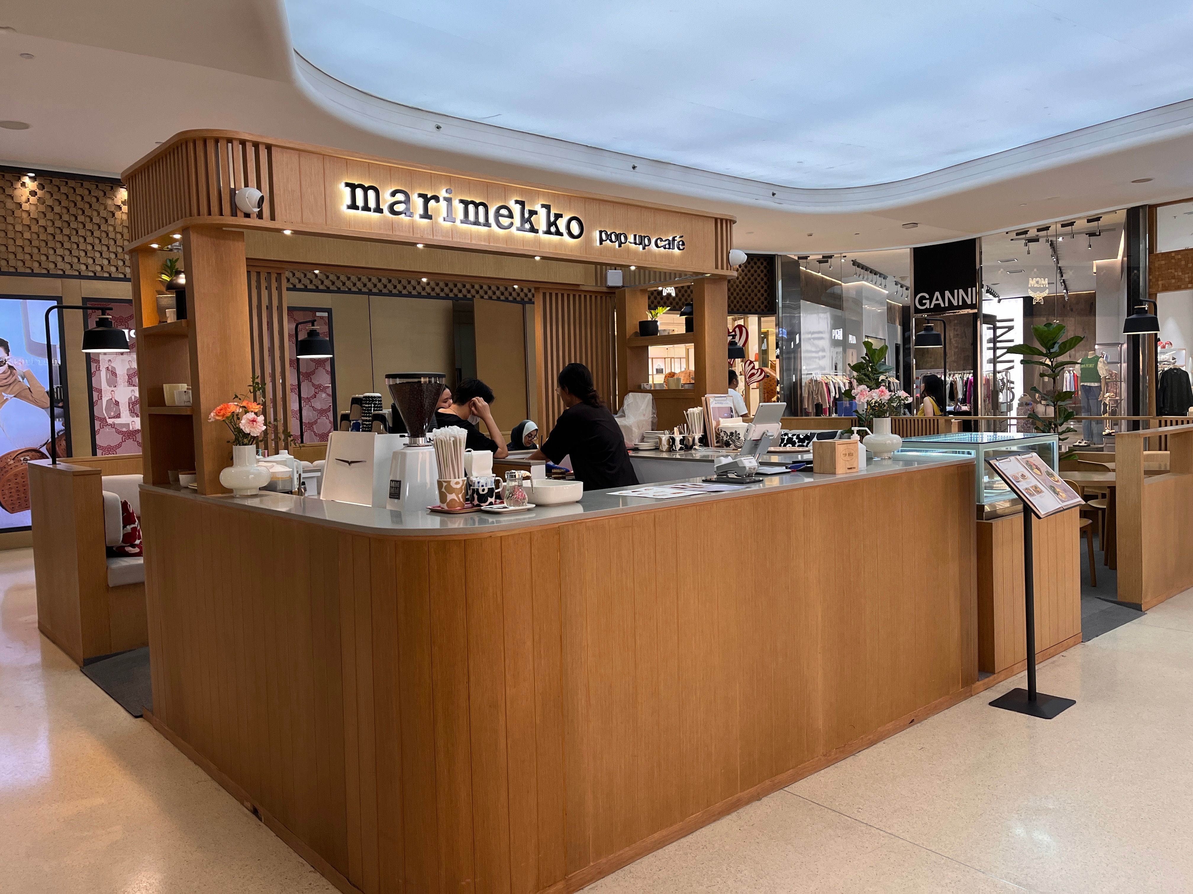 MALL 006.JPG