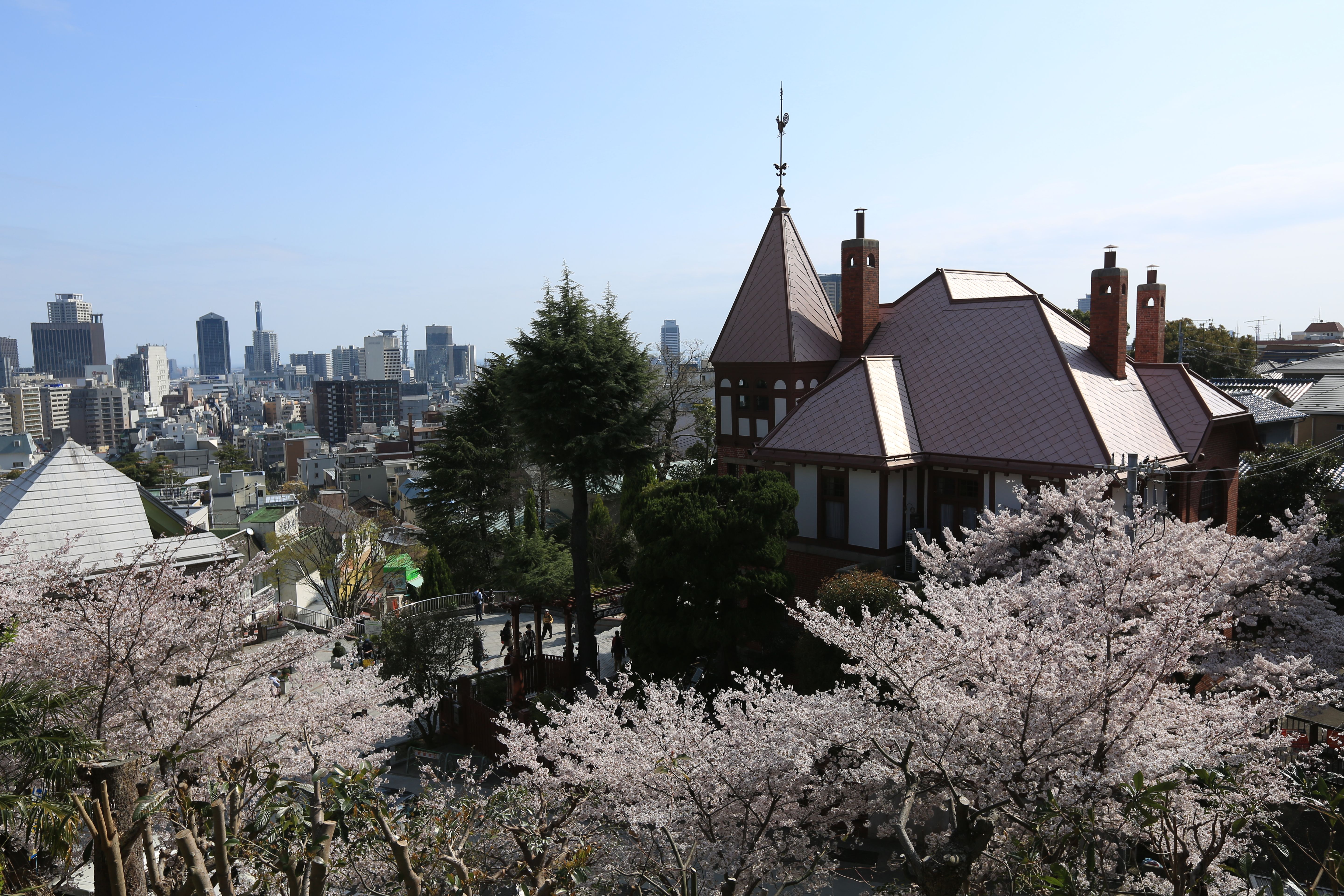 SOK_8633風見雞館具有厚重的德國傳統格式的建築，屋頂上聳立着指示風向的風向雞。.JPG