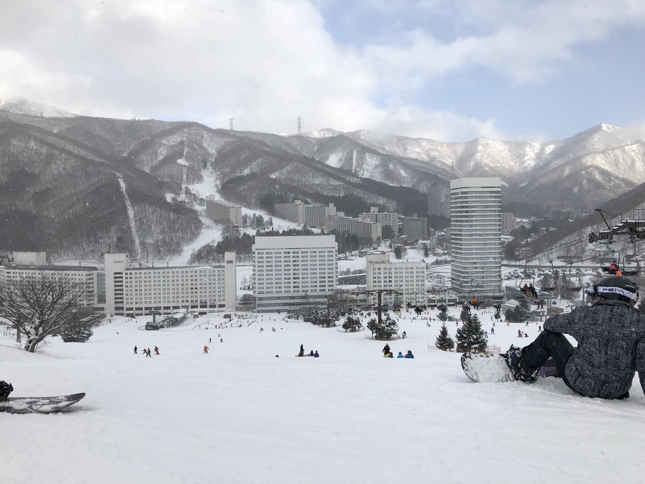 酒店與滑雪場連成一起，Ski in Ski out超方便。.jpg