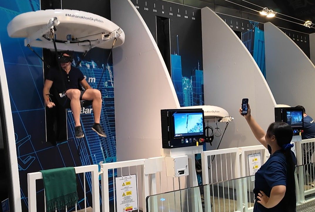 王權大廈大堂SkyRides.jpg
