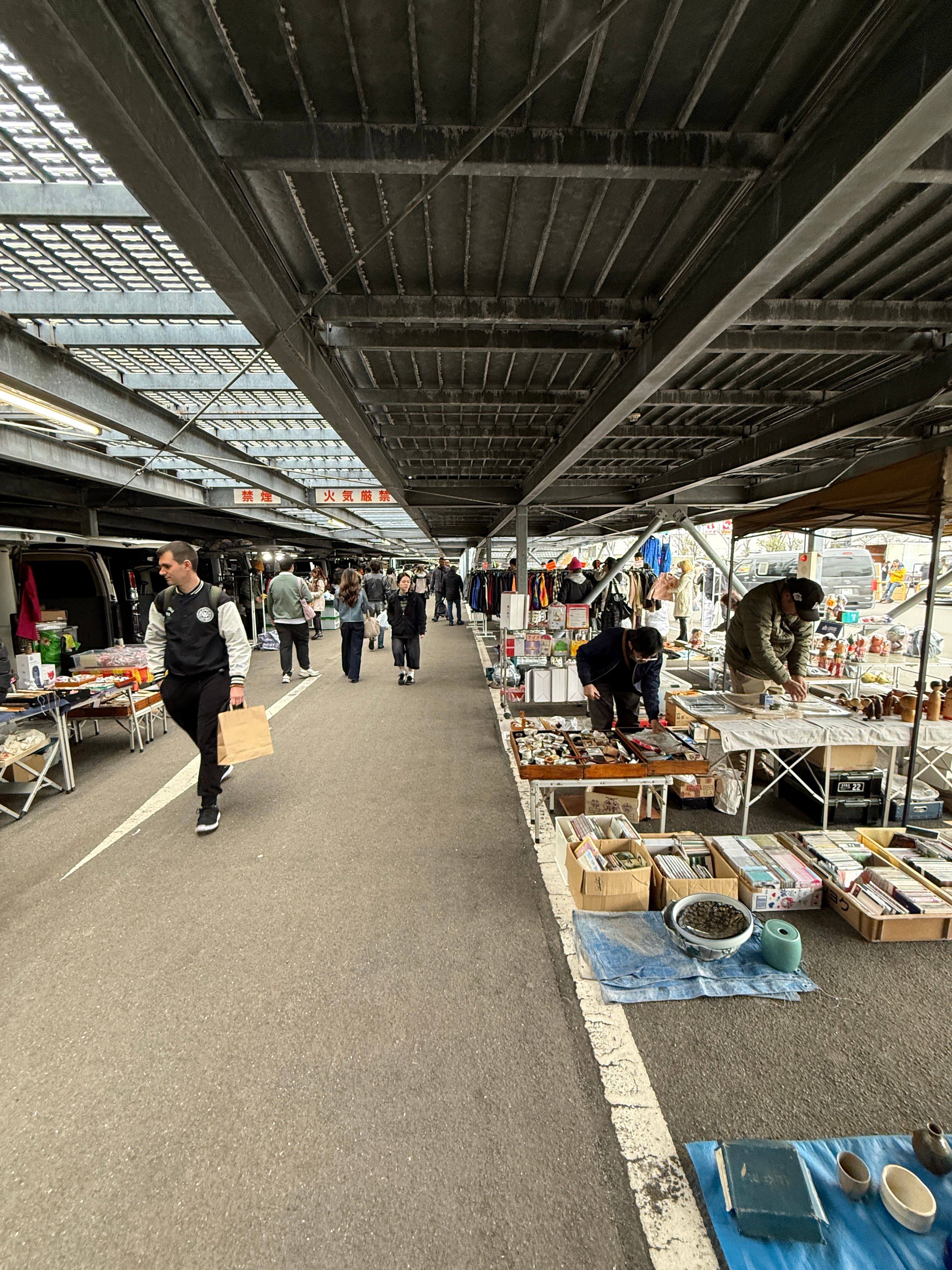 大井競馬場「Tokyo City Flea Market」.JPG