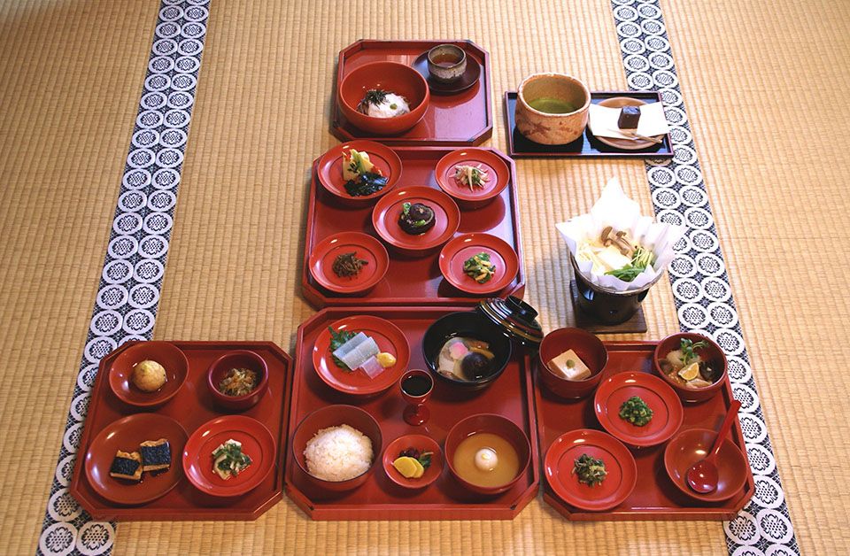 壽量院提供的米芝蓮星級料理「精進料理」，以現代方式演譯圓教寺行事記的菜單。若有意享用需於事前預約。(官網相片).jpg