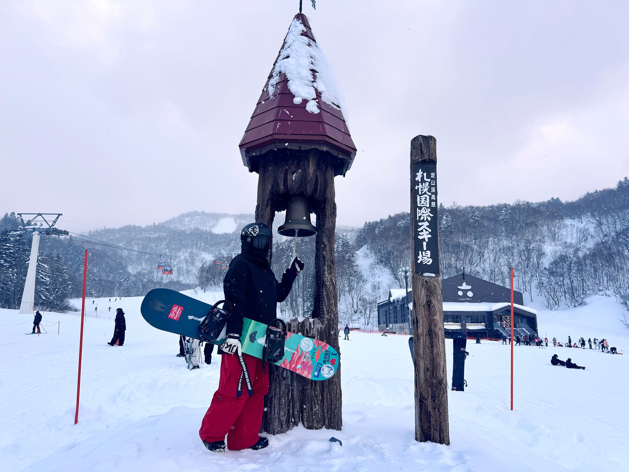 鐘樓打咭，係所有雪場嘅指定景點.jpg