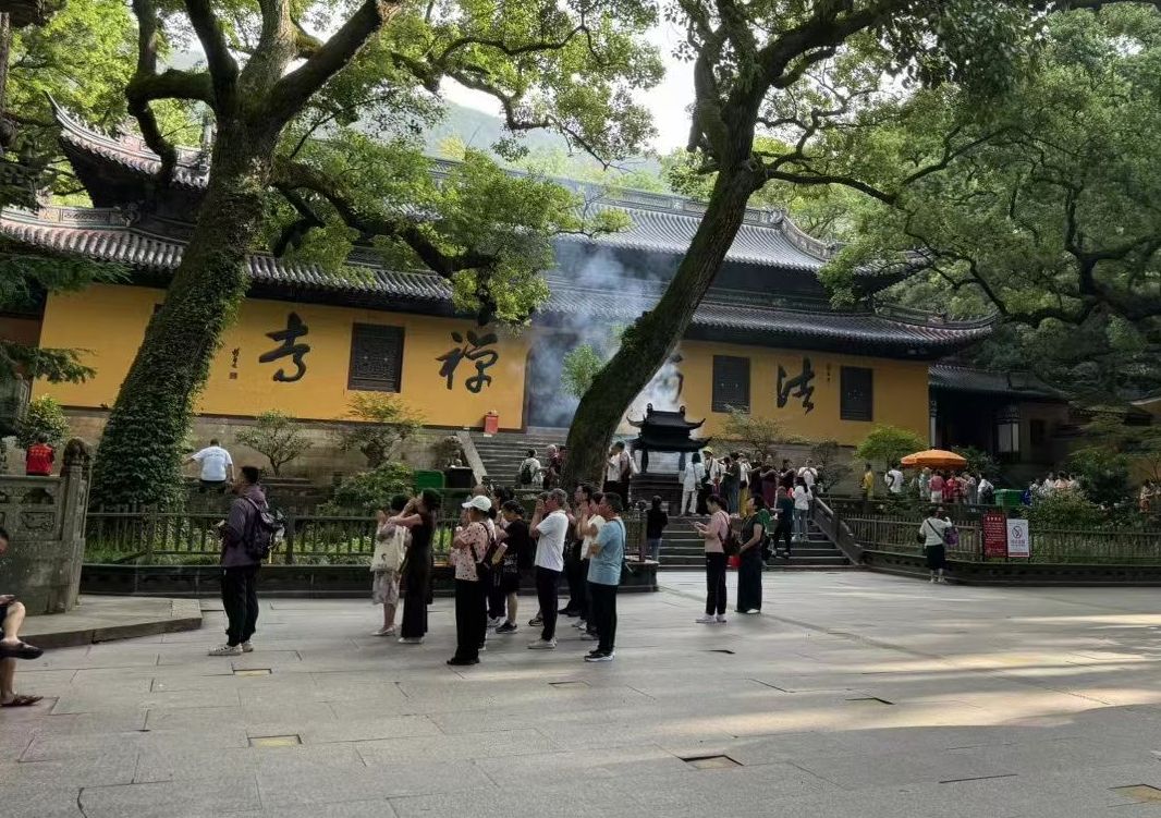 法雨禪寺是普陀山三大名寺之一。@普陀山品質遊小貝.jpg