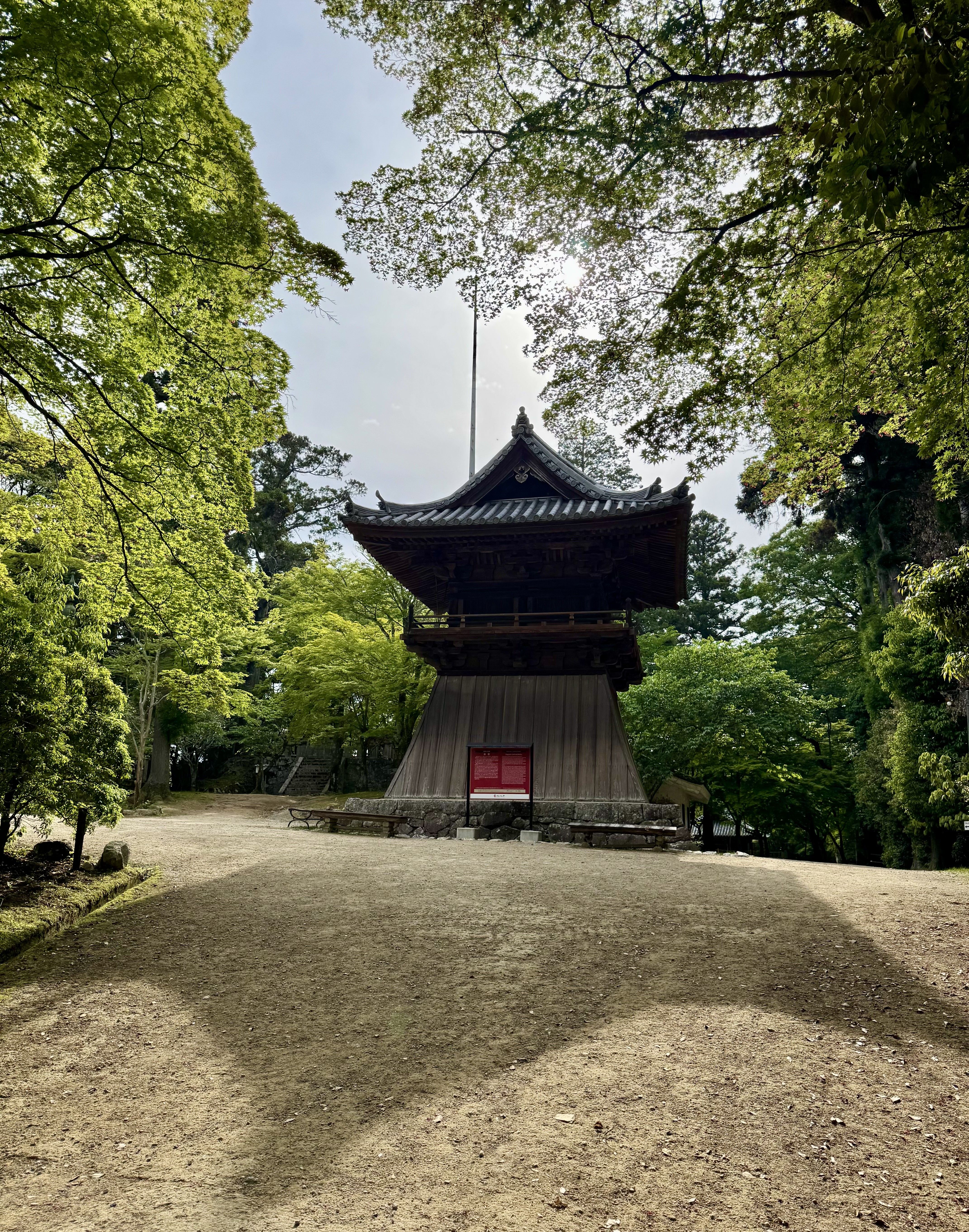 鐘樓整體造型優美，保留了鎌倉時代後期的風格，是國家指定重要文化遺產。.jpg