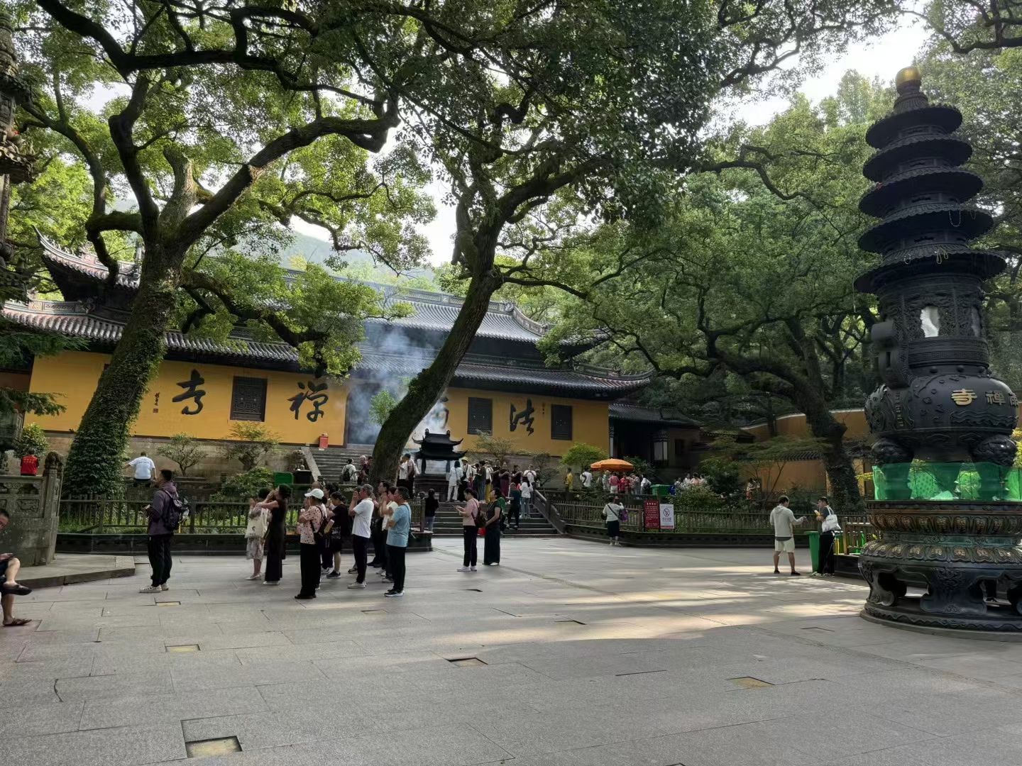 法雨禪寺是普陀山三大名寺之一。@普陀山品質遊小貝.jpg