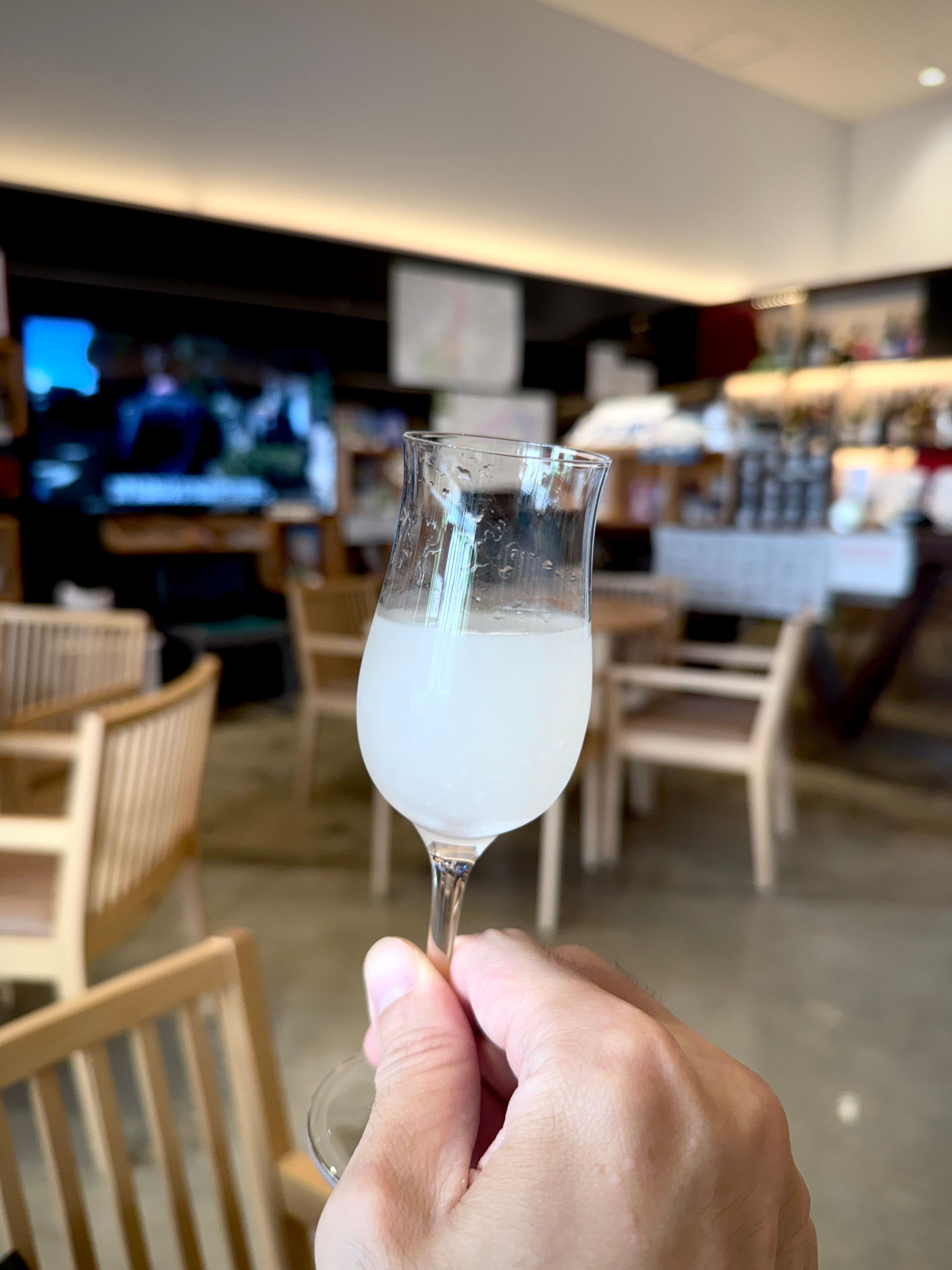 「志太泉」発泡性純米生酒，口味複雜.jpg
