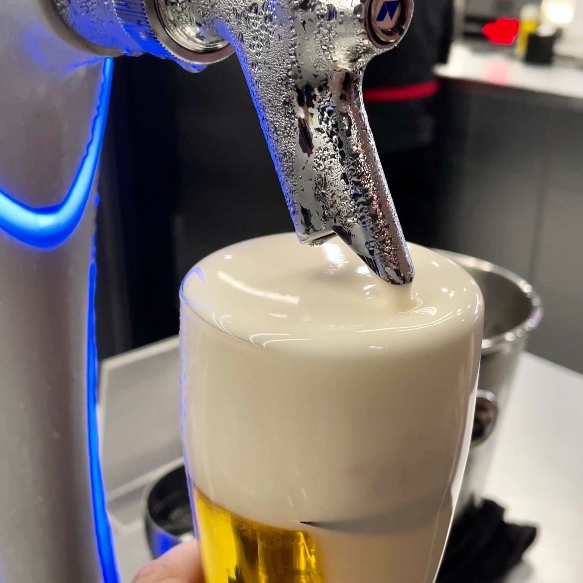 目測酒閥絕對零度，斟出的啤酒當然perfect。.jpg