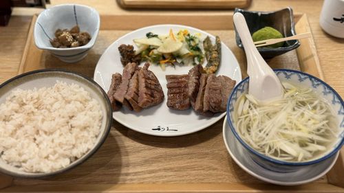 03「利久」有多款牛舌定食選擇，例如這個牛舌口味比較定食.jpg