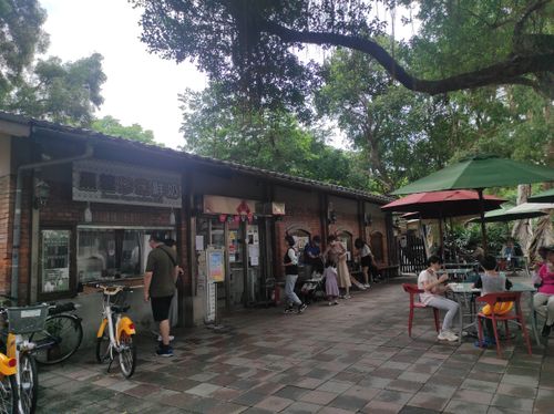 圖說7_台大農產品展售中心,清早7點半營業至晚間8點。.jpg